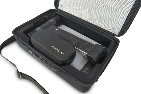 Tasche offen mit Inhalt