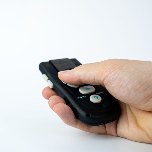 Ikonn-Controller in einer Hand