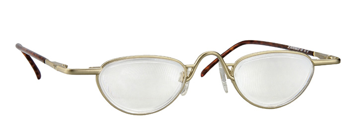 Frontalansicht einer binokularen Lupenbrille