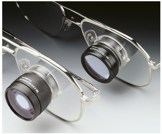 Produktfoto Zwei Fernrohrlupenbrillen von Oben